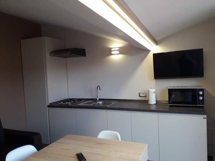 Donjon Suite Centro Storico กัสเตลบูโอโน ภายนอก รูปภาพ