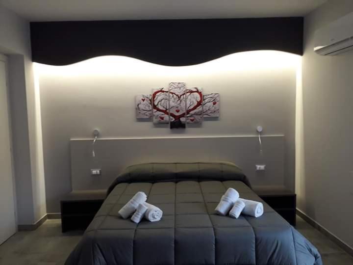 Donjon Suite Centro Storico กัสเตลบูโอโน ห้อง รูปภาพ