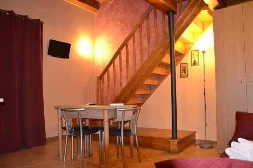 Donjon Suite Centro Storico กัสเตลบูโอโน ห้อง รูปภาพ